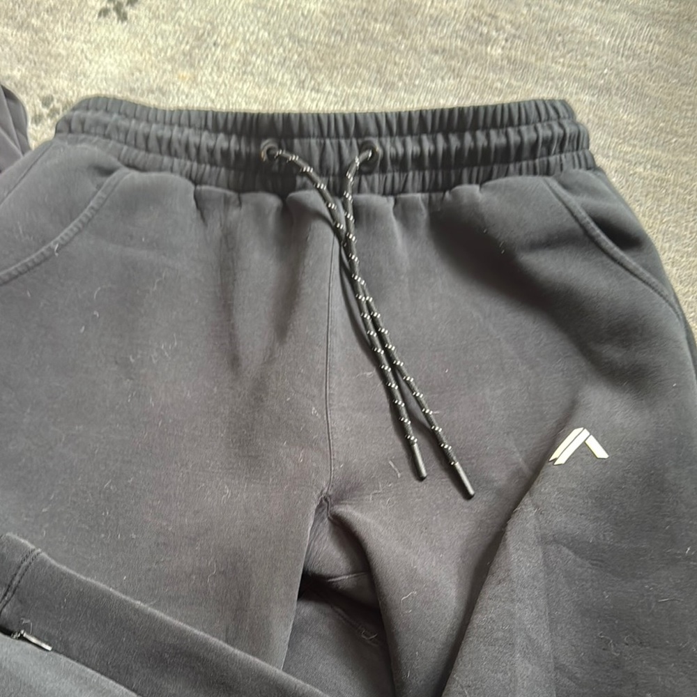 Women’s Athletic Set - S/M/L - Please look at each piece for size - Picture 7 of 9